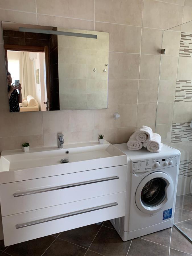Ive Lole Ribara 38 Apartment Becici  Bagian luar foto